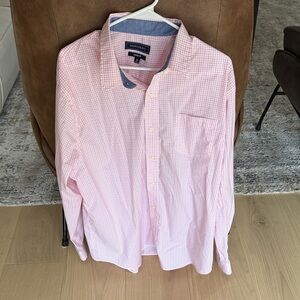 crown & ivy Men’s Pink Micro-Check Button-Up Shirt